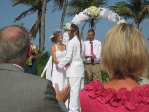 305030_10100224703115029_7809926_50629036_1931509185_n