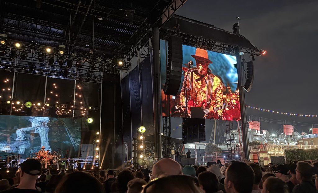 Primus sucks, Long&nbsp;Beach!